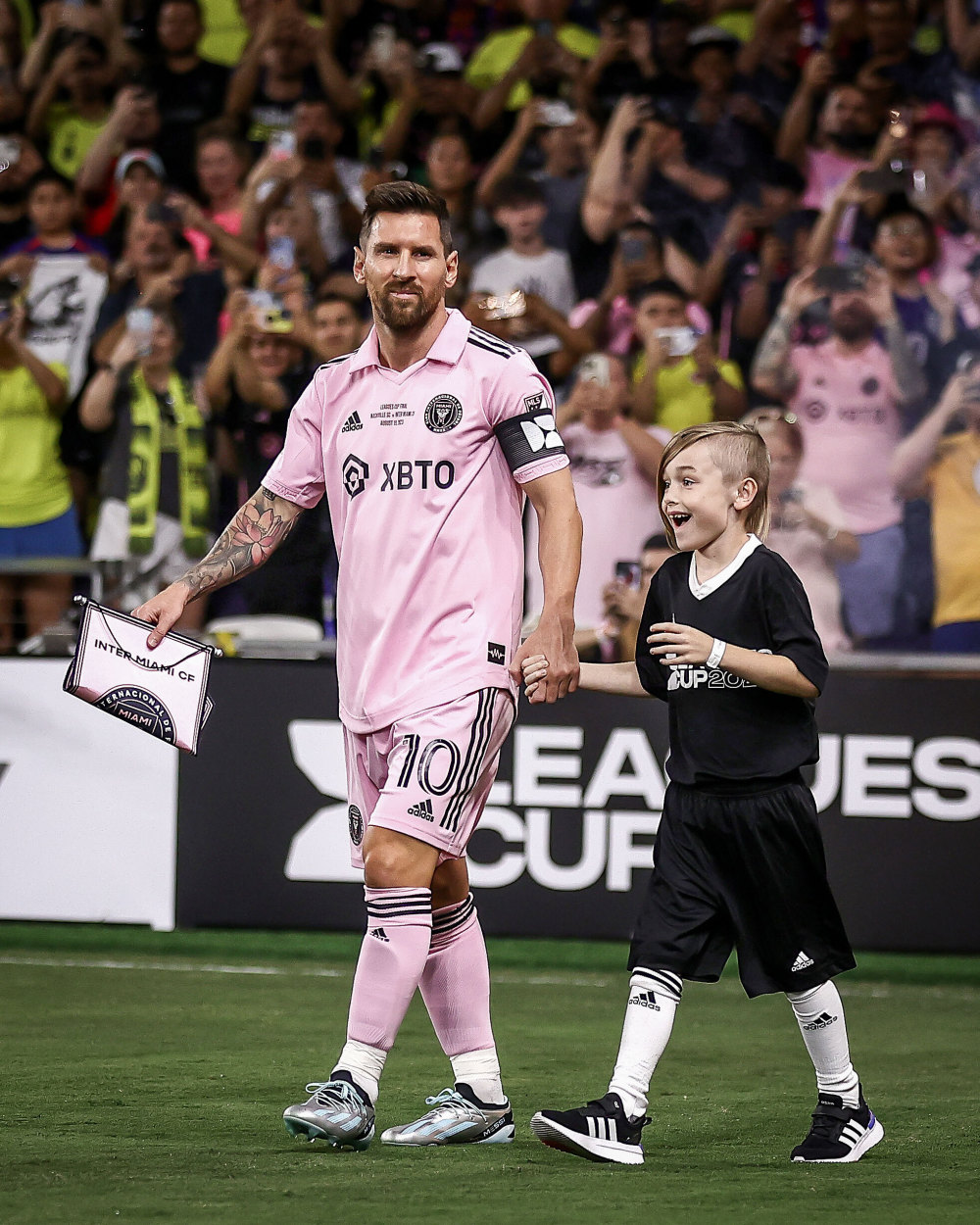 九游体育-G2观众热烈欢呼!,梅西迎来十二赛季出色发挥赢得满堂喝彩-九游体育