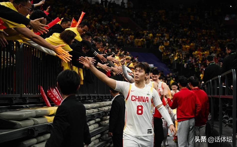 九游-今夜CBA常规赛传出新动向,夏洛特黄蜂伤情更新,管理层表态:压力陡增,资深球员宣示担当的简单介绍-九游
